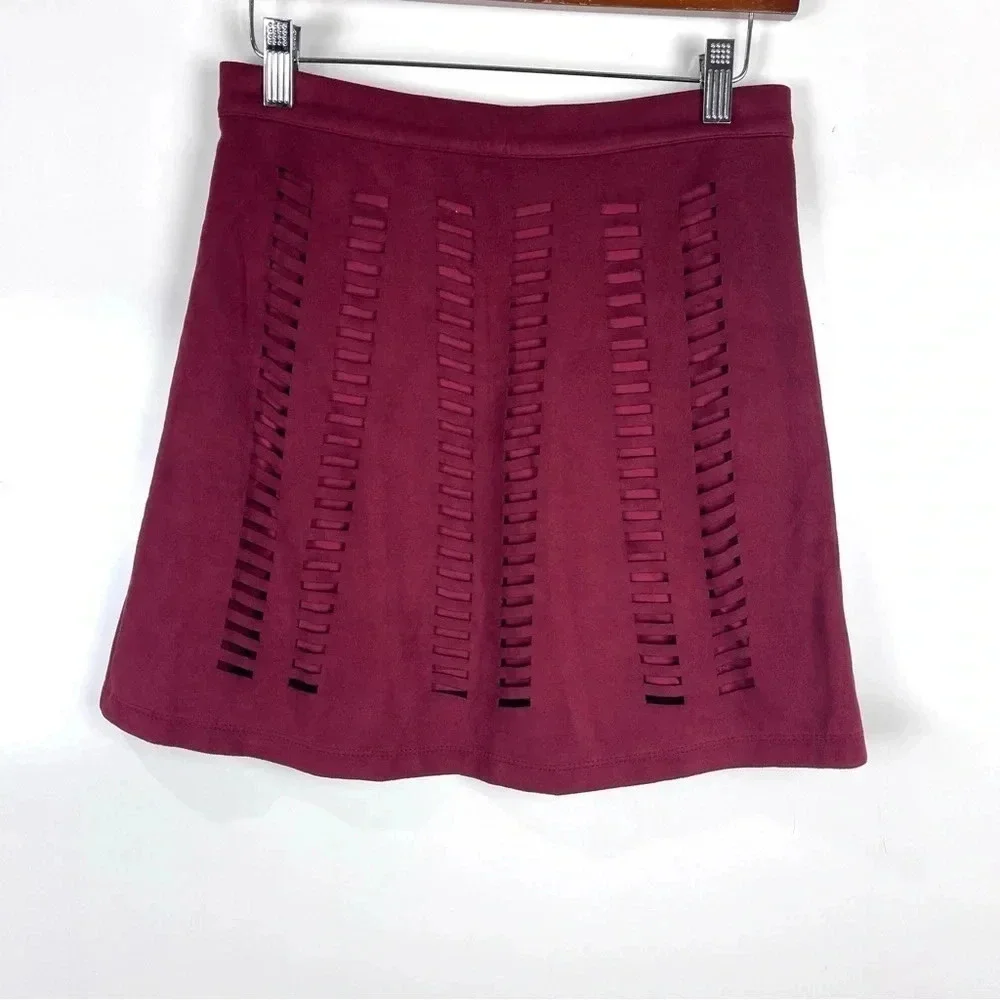 Romeo & Juliet Faux Suede A-Line Mini Skirt Burgundy Women’s Small Boho Chic